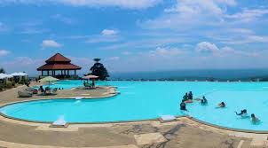 Sensasi Kolam Renang Di Atas Langit Giri Tirta Kahuripan Purwakarta Guebanget Com