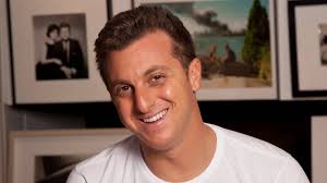 Luciano huck (nasceu em 3 de setembro de 1971 em são paulo) é um apresentador de televisão brasileiro. Candidato Real Luciano Huck Se Prepara Para Rodar O Pais Diz Rodrigo De Almeida Poder360
