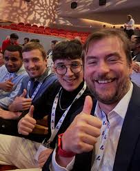 I stopped by Fairview today to get a poppy. Thanks Barry Christensen for  volunteering your time to the poppy campaign! La campagne du coquelicot  permet de soutenir les vétérans et leurs familles.