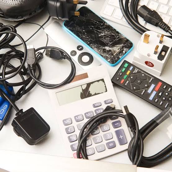 The drawer problem: Why so many of us can't let go of our old electronics,  and what we can do about it - Good.is
