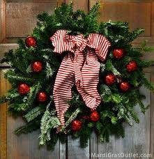 Quick Christmas Tree Decorating With Tinsel Ties And Deco Mesh Christmas Tree Decorations Christmas Wreath Craft Mesh Christmas Tree