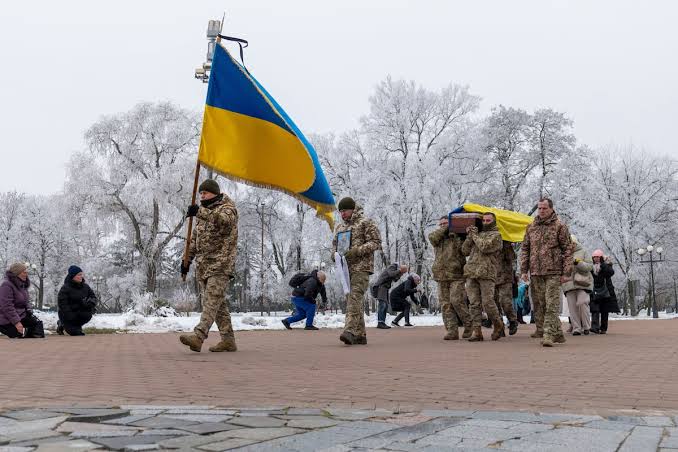 Ukraine energy company says its facilities seriously damaged after 13 Russian strikes in a week - LA NACION