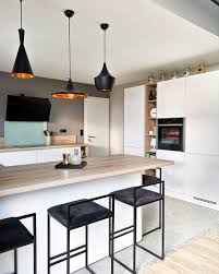 L Image Contient Peut Etre Table Cuisine Et Interieur Kitchen Design Small Kitchen Interior Kitchen Vinyl