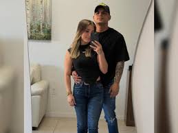 ¡Susto en La Casa de Alofoke! Ultrack y Claudia dolidos con Pollito Tropical: ¿Por qué la frialdad tras 600 dólares de apoyo?