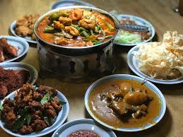 Kepala ikan santan bawang putih bawang merah kemiri cabe jahe lengkuas kunyit serai lemon juice garam. Restaurant Kari Kepala Ikan E O Taman Wahyu Forever In Hunger