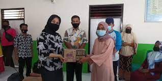 Banyak orang ingin memiliki usaha sendiri karena. 95 Pelaku Umkm Di Kabupaten Gorontalo Terima Bantuan Uep Read Id
