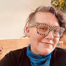 Jules Meyers's Instagram, Twitter & Facebook