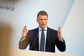 More deutsche bank and postbank launch eur 300 million relief programme for flooding disaster victims. Sewing Soll Deutsche Bank Chef Werden