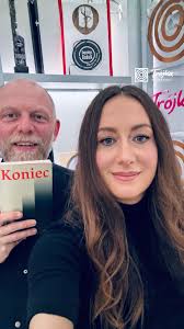 📀 Tym razem w "Historii Pewnej Płyty" Tomasz Żąda zaprosi do wysłuchania  opowieści o powstawaniu jednej z najważniejszych polskich płyt rockowych  wydanych po 1989 roku, czyli albumu "Legenda" zespołu Armia. 📀 Wydana