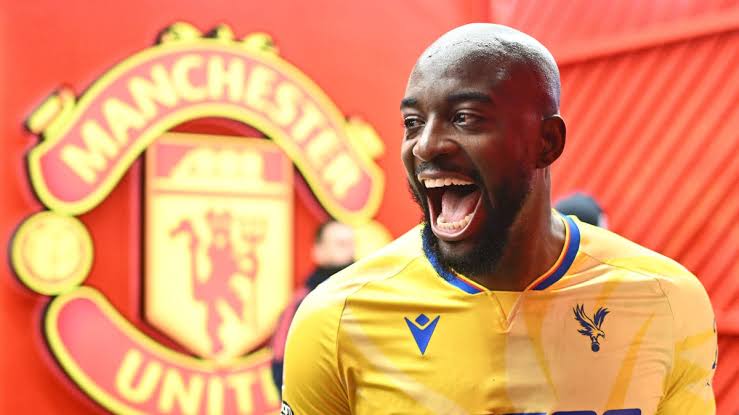Xong vụ Zirkzee rời Old Trafford, Man United lập tức chi&ecirc;u mộ 's&aacute;t thủ v&ograve;ng cấm' với gi&aacute; kh&oacute; tin?