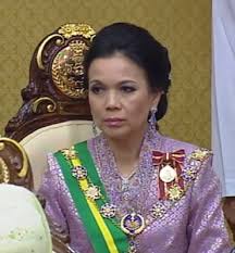 Bung moktar was born into a political family when his grandparents and his parents were a strong support from the united sabah national organisation. Wife Raja Amin Raja Mokhtar Family God Is A Woman Artmo Raja Amin Raja Mokhtar On His Instagram Over The Weekend Syifasukur