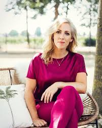 Zij is 3 jaar actief in de tweede kamer, 1383 dagen om precies te zijn. Hallo 2020 Ik Kijk Alweer Uit Naar De Lilian Marijnissen Facebook