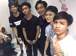 The fandom was too toxic. Patrick Salonga S Memes Reviews Facebook