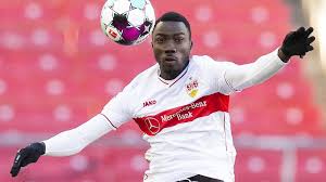Der profi des vfb stuttgart spielte jahrelang unter falscher identität, wie der verein nun offiziell bestätigte. Dvjmxtulpiwpfm