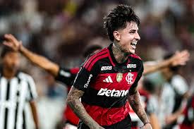 Flamengo avalia valorização de Pulgar após interesse internacional