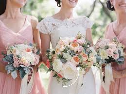 As is evident by the name, crescent bouquets are shaped like a moon. Wedding Flower Names You Need To Know