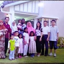 Dia sah jadi isteri mu yang halal percaya lah masa tu kamu sedang mendengar bisikan syaitan. Keluarga Satu Malaysia Saya Ustaz Dr Farid Ravi Kongsi Kemanisan Keluarga Multicultural
