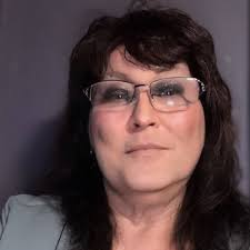 Ginger Gill's Instagram, Twitter & Facebook