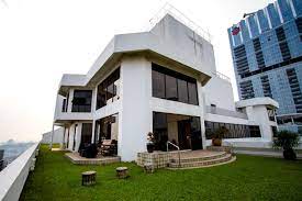 Our one bedroom residence is designed to have a timeliness residential feel combine with the perks of luxury hotel facilities. Penthouse On International Plaza Top Floor Looks Like A Bungalow In The Sky Mothership Sg News From Singapore Asia And Around The World