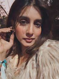 A year of many firsts, faith, love & beautiful chaos ♥️ This year gave me  more than I ever imagined 🤍 Grateful for it all🫶🏻 Still smiling, still  learning, still flowing ✨ Hello 2026 💫