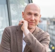 Earn Six Figures in 6 Months: Your Guide to Landing 30+ Clients and Growing  Your Business