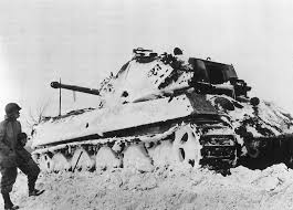 Destroyed King Tiger tank of the Schwere Panzer Abteilung ...