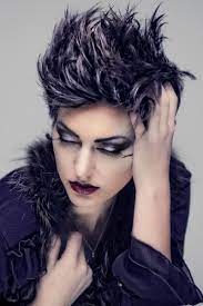 Coole Kurze Haare Als Punk Frisur Coole Flotte Peppige Kurzhaarfrisuren Peppige Kurzhaarfrisuren Flippige Frisuren Coole Kurze Haare