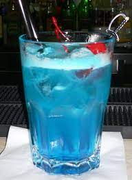 Non fatevi ingannare dal nome e il bellissimo. Cocktail Angelo Azzurro Newsbartenders It