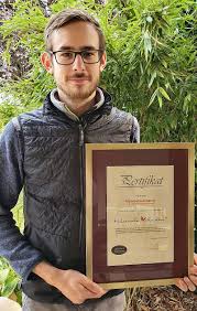 Malermeister Timo Reinhardt Aus Marburg Ist Neuer Mw Partnerbetrieb In 2020 Wandgestaltung Bodengestaltung Wandgestaltung Betonoptik