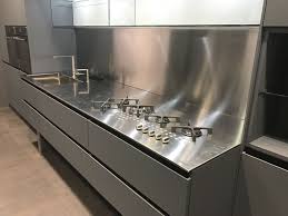 Als zielgruppe kann sich jede deutsche familie bzw. Stainless Steel Countertops Perfect For Hardworking Stylish Kitchens Stainless Steel Countertops Stainless Backsplash Stainless Steel Counters