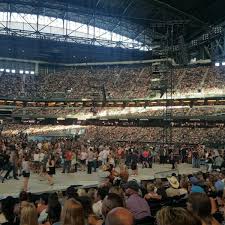 Kenny Chesney And 45 000 Fans Pack Into The House That