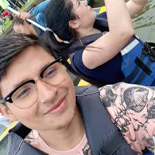 Ronald Rojas Graffe 添加了1 张新照片— 在...