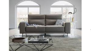 Il divano, altrimenti detto sofà, è quel complemento d'arredo di cui non si può fare a meno in casa. Divani Poltrone E Sofa Modelli E Prezzi