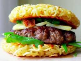 Itulah resep burger daging yang kemudian akan dilanjutkan dengan resep burger ayam lada hitam di bawah ini. Resep Burger Mie Ramen Daging Ayam Mini Paling Spesial Bumbubalado Com Resep Burger Resep Ramen