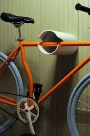 Porte Velos Mural Suspendu Affichage Par Doerflerdesigns Sur Etsy Garage Garage Organization Tips Garage Storage Organization Bike Rack Wall