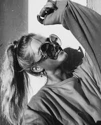 La Belle Chic In 2020 Black And White Aesthetic