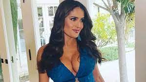Salma hayek is a breathtakingly beautiful mexican actress, featured in movies such as desperado and frida. Salma Hayek Delights With Tattoos In Skintight Tank The Inquisitr