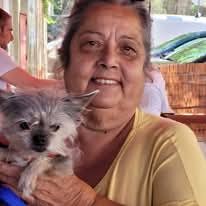 O primeiro disco da Sr.ª D.ª Argentina Santos data de 1954, foi efectuada  na etiqueta “Estoril” sob a orientação artística de Belo Marques, com os  guitarristas Casimiro Ramos e Miguel Ramos, onde