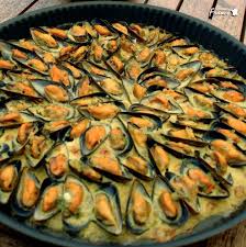 Mussels Shallots Butter Egg Yolk Dry White Wine Garlic And Cream Combine To Make The Typical Cha Healthy Crockpot Recipes Healthy Dinner Recipes Easy Food