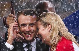 En terme d'organisation, c'est la plus belle coupe du monde, explique jacques vendroux. Les Calins Fougueux De Kolinda Grabar Kitarovic La Presidente Croate Madame Figaro