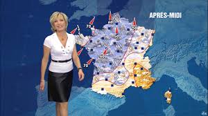 Evelyne dhéliat présente alors la météo du 18 août 2050, dans le cadre d'une campagne de prévention de l'organisation météorologique mondiale. Evelyne Dheliat A La Meteo 13h 02 12 09 2