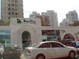 Visítanos en cartagena en la avenida san martín no. Diego Moya En La Avenida San Martin Mapio Net
