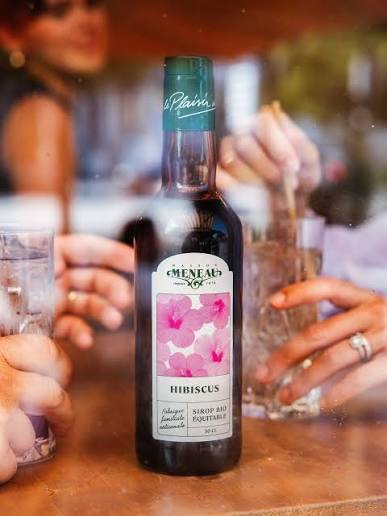 Un vin rouge très riche en antioxydants, sans alcool, qui aide a lutter  contre le stress oxydatif et l'inflammation ❤️🌺 🌺 Bissap maison (boisson  à l'hibiscus) Ingrédients (1L environ) * 1 poignée d