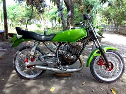 Untuk mendapatkan modifikasi yang bagus untuk motor rx king anda, sebaiknya pilih pemodif atau bengkel yang memang khusus untuk modifikasi motor dengan tenaga montir yang berpengalaman. 50 Gambar Modifikasi Rx King Keren Terbaru Modif Drag