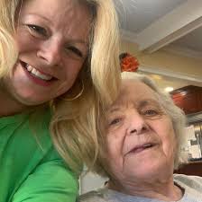 There are some places around town that quickly turn over a building to  create something fresh and new. Then there are places like the brand new  Bistro B at 1803 N Kings