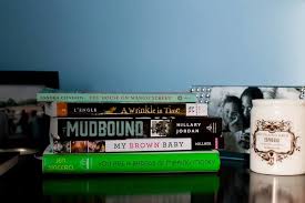 #mudbound se desarrolla en mississippi rural, siguiendo a dos veteranos de la segunda guerra mudbound is another spectacular movie that focuses on war and its thin silver lining on racism. My Reading List This Month Everyday Eyecandy