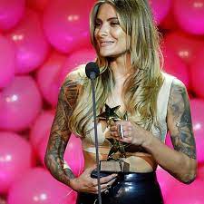 Das ist ihr außergewöhnliches neues tattoo. Sophia Thomalla Dieses Tattoo Lasst Sie Sich Entfernen Gala De