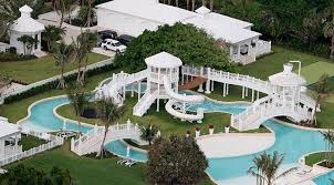 May 04, 2017 · the waterpark home built by pop superstar celine dion and her late husband renee angelil on jupiter island, florida sold for $38.5 million in april after originally being listed for $72 million in. Atlantis In Celine Dion Mansion News Terzani