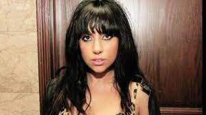 Lady gaga has announced a special 10th anniversary edition of born this way. Lady Gaga Nutzte Ihre Mobbing Erfahrungen Fur A Star Is Born