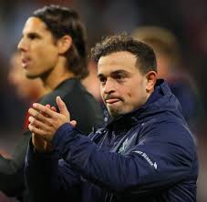 Transfers, gehalt, erfolge, statistiken im klub. Fussball Flitzer Legt Shaqiri Jacke Der Burgerkriegsmiliz Uck Uber Welt